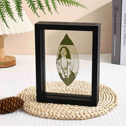 Maple leaf engraved photo frame