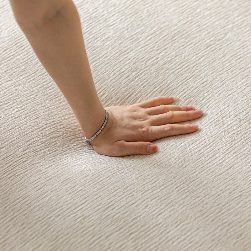 布地張りで快適なモダンソファ