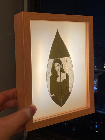 Leaf carving photo frame with lamp