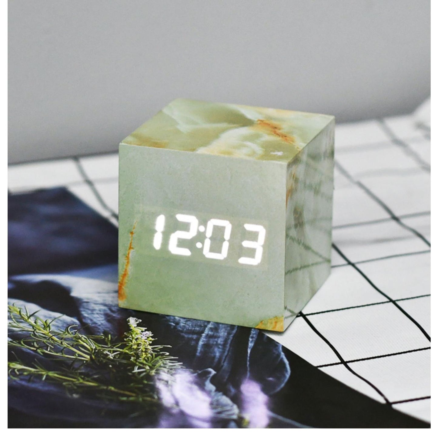 Creative Desktop Clock