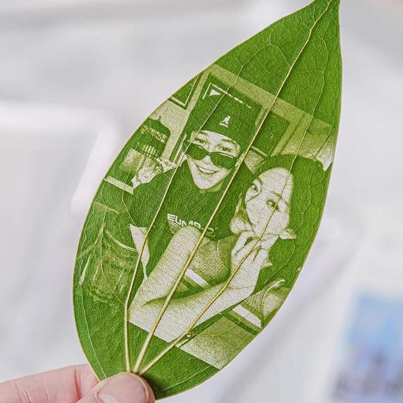 Customized leaf engraving photo desktop ornament