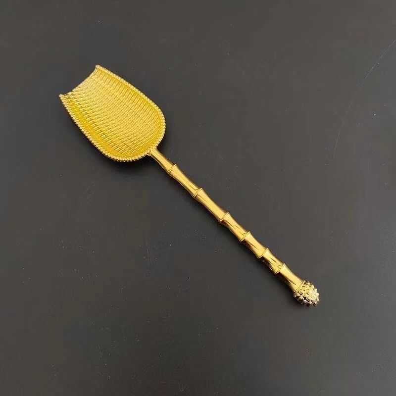 Golden teaspoon