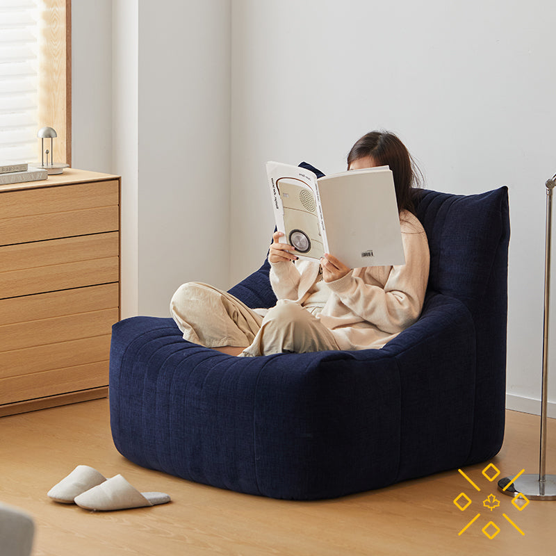 モダンな快適さを追求した高級タフテッドソファ