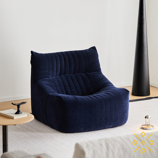 モダンな快適さを追求した高級タフテッドソファ