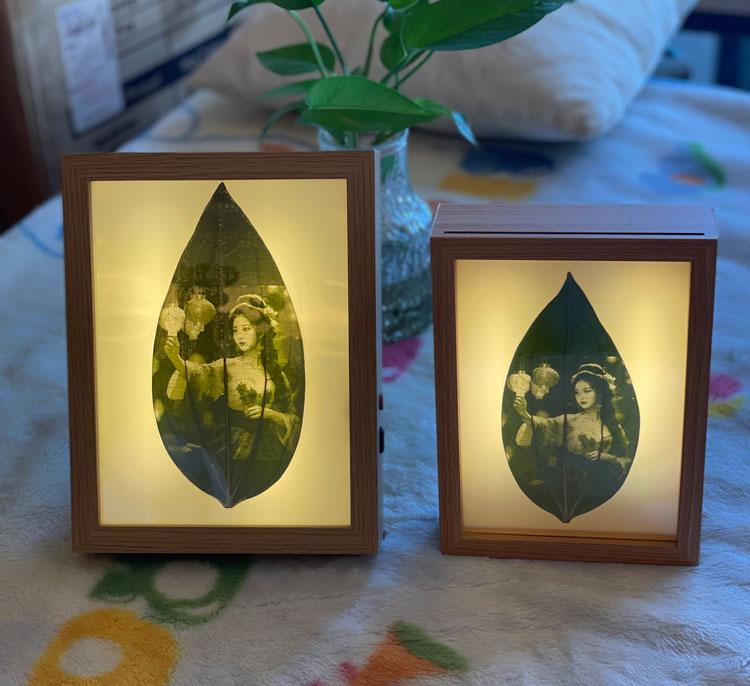 Leaf carving photo frame with lamp