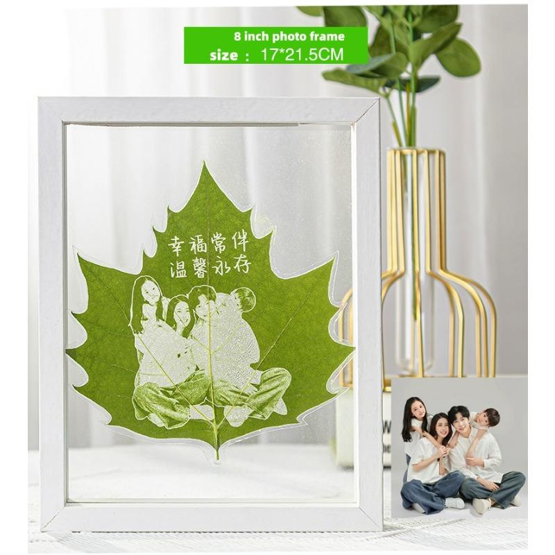 Maple leaf engraved photo frame